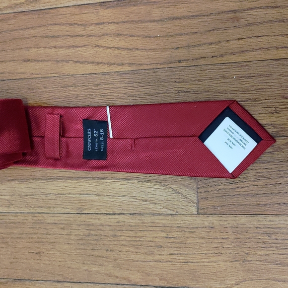 Boys red tie with bonus hammer tie clip - Picture 4 of 6